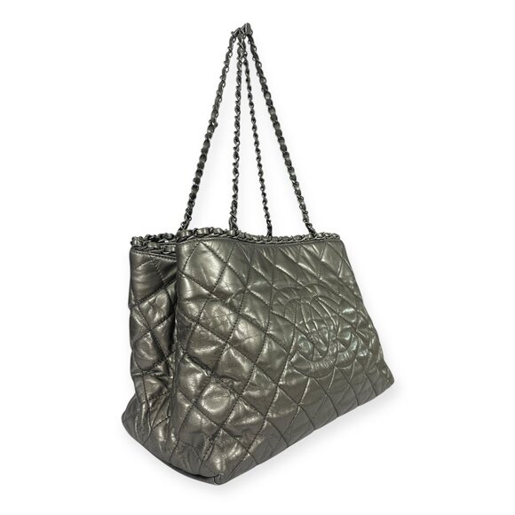 CHANEL Chain Me Tote Silver Metallic Leather CC Quilted Tote Shoulder Bag Pewter - Picture 9 of 11